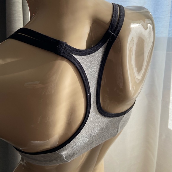 34 fruit of the loom grey and black sports bra - Picture 5 of 12